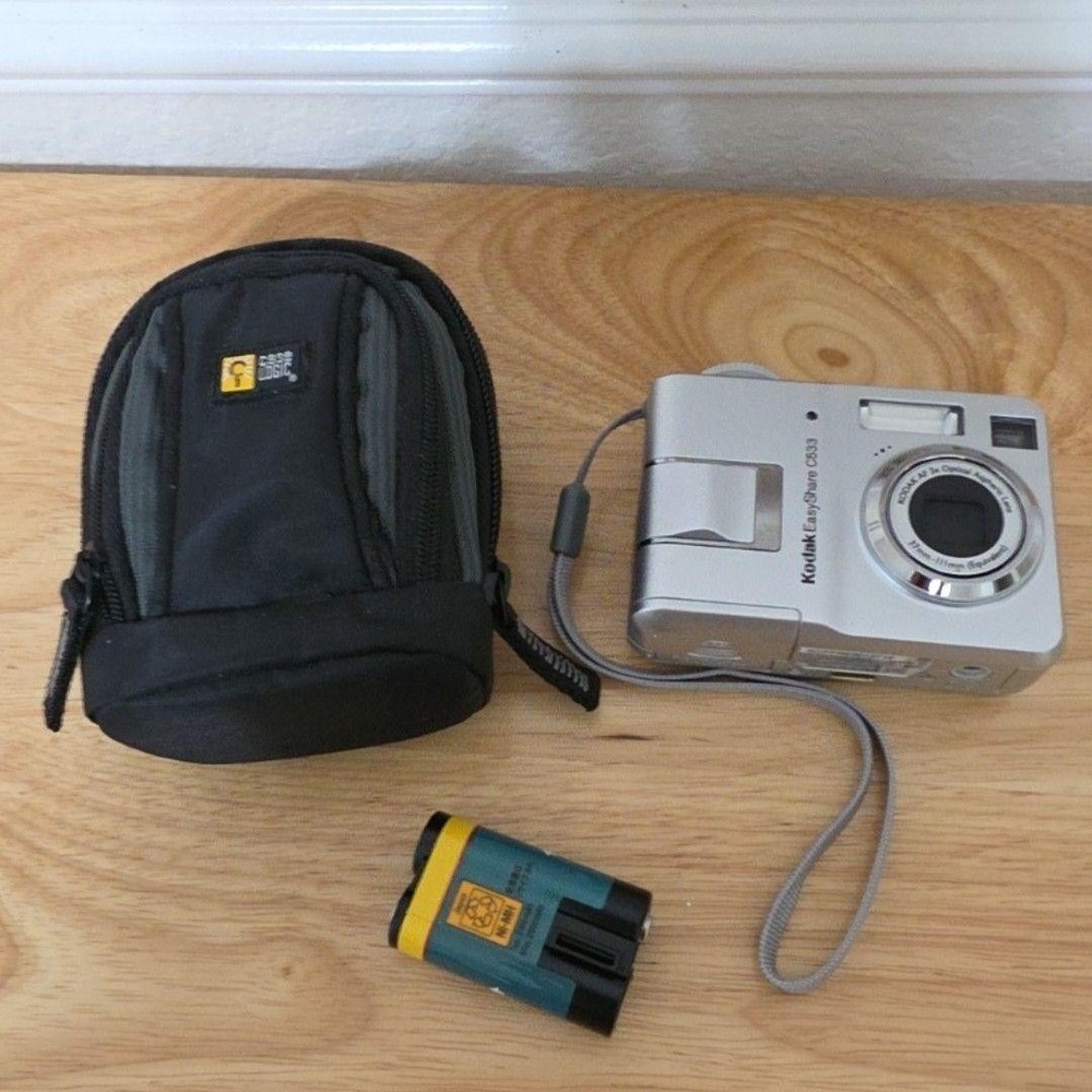 Kodak EasyShare C533 Silver Digital Camera 5.0 MP 3X Zoom Need Battery